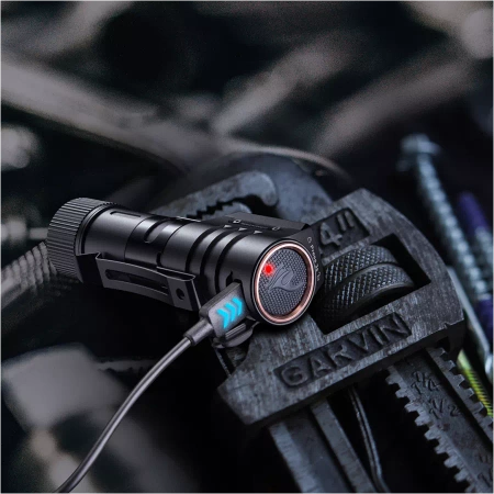 Latarka czołowa Fenix HM71R 2700 lm z akumulatorem