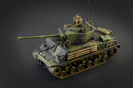 ITALERI M4A3E8 Sherman Fury